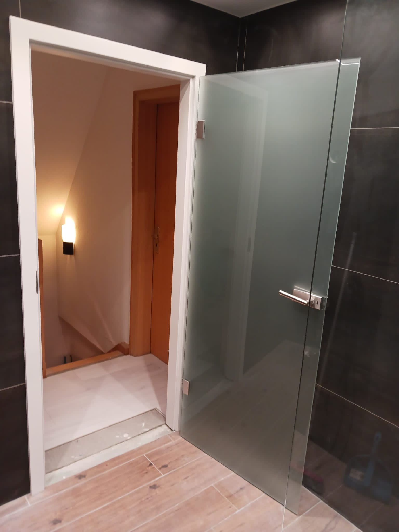 749b1e78-d4a0-44e7-9d18-6e39237677d5