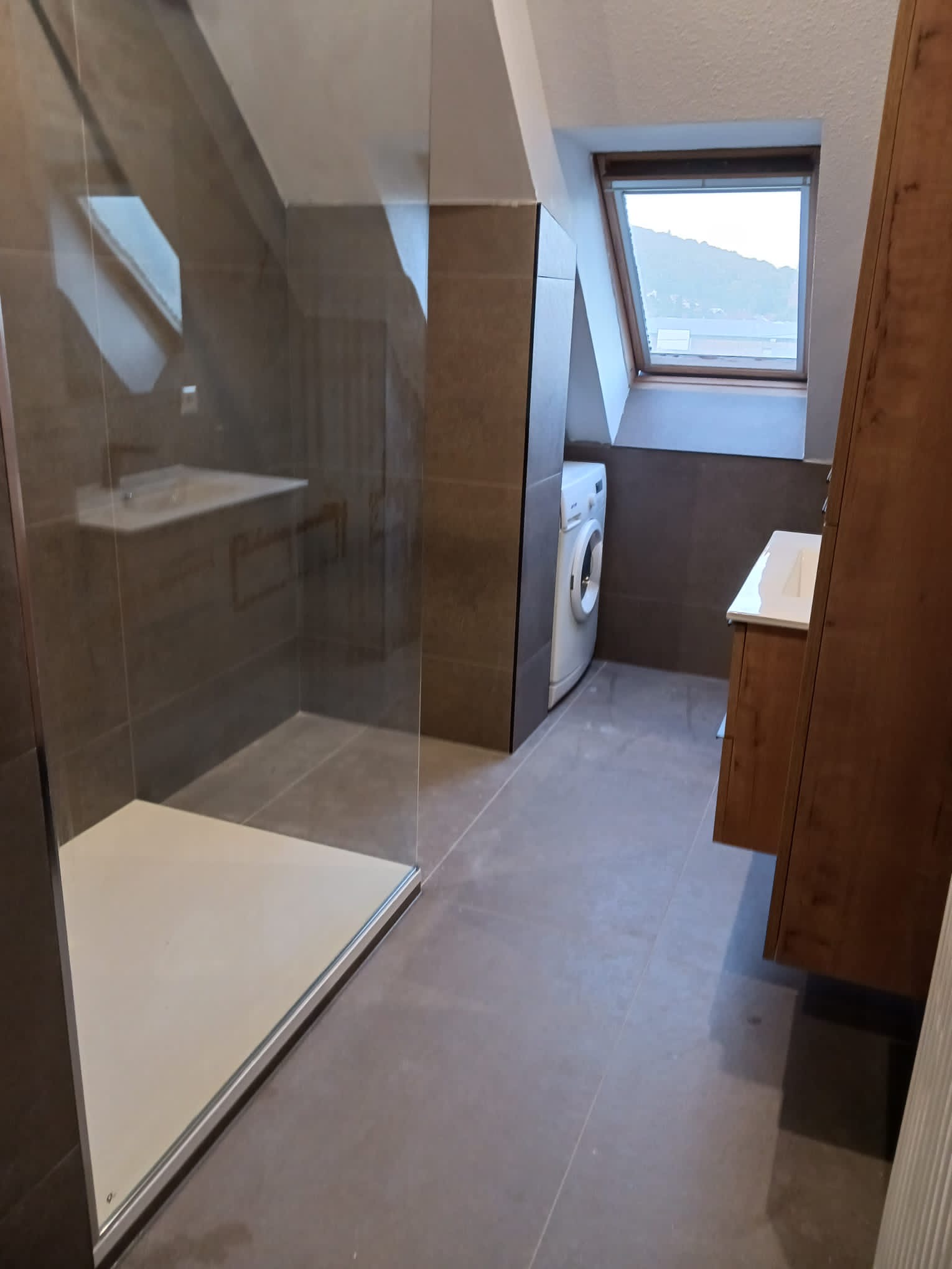 85fe8377-4dd4-4831-aee4-23cb46c5026a